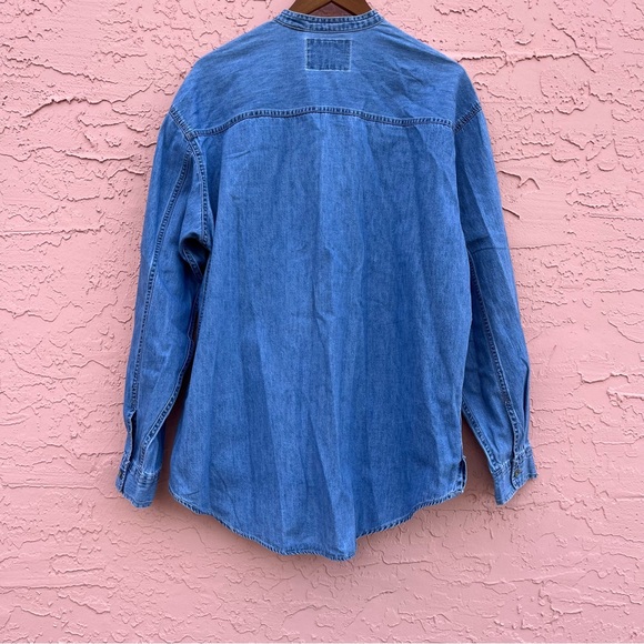 Vintage Levi’s Button Up Shirt Cotton Chambray Blue Collarless Size Large - Picture 7 of 9